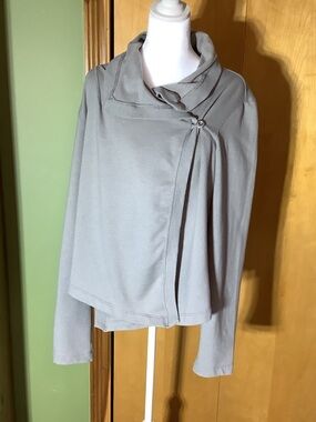 Patagonia gray asymmetrical jacket, size large